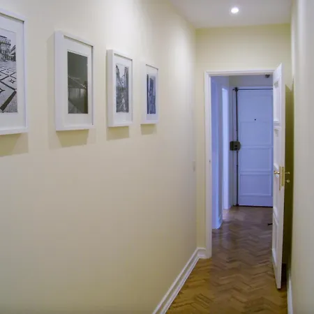 Almirante 1 Four Bedrooms Apartment *