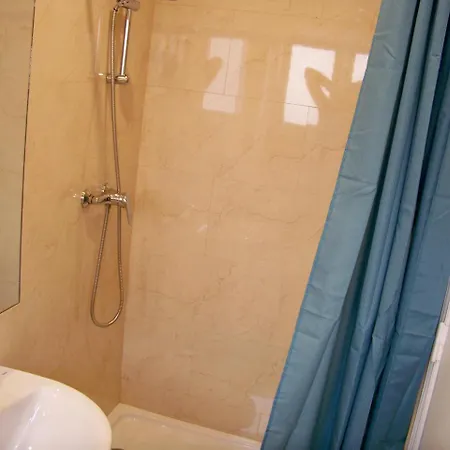 Almirante 1 Four Bedrooms Lisbon