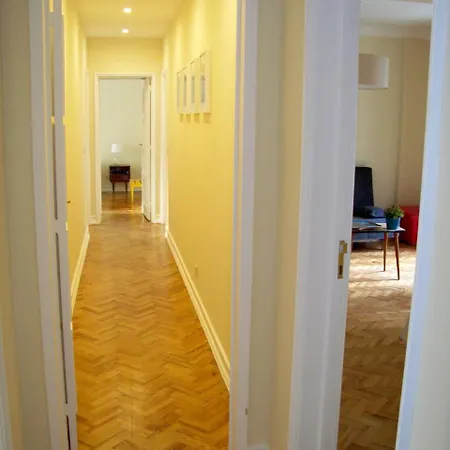 Almirante 1 Four Bedrooms Lisbon