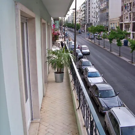 Apartment Almirante 1 Four Bedrooms Lisbon
