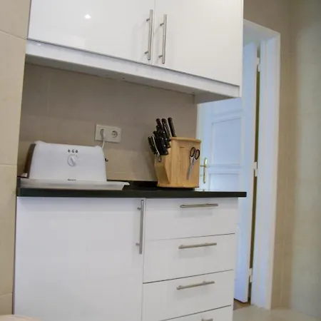 Almirante 1 Four Bedrooms Appartement